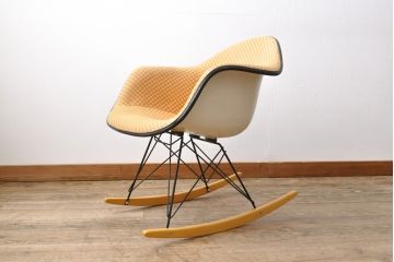 希少!　アメリカビンテージ　Hermanmiller(ハーマンミラー)　イームズシェルアームチェア　ロッカーベース　アップホルスター(ファブリック仕様)(ロッキングチェア、椅子、ヴィンテージ)(R-053364)