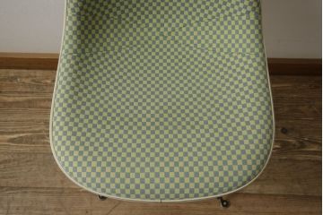 希少!　アメリカビンテージ　Hermanmiller(ハーマンミラー)　イームズシェルチェア　アップホルスター(サイドチェア、椅子、ヴィンテージ)(R-053366)
