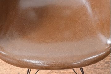 希少!　アメリカビンテージ　Hermanmiller(ハーマンミラー)　イームズファイバーグラスシェルアームチェア(椅子、ヴィンテージ)(R-053367)