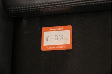 中古　美品　Cassina(カッシーナ)　MARALUNGA(マラルンガ)　F1ランク革　ブラックカラーが高級感を高める1人掛けソファ(定価約103万円)(アームチェア)(R-053370)