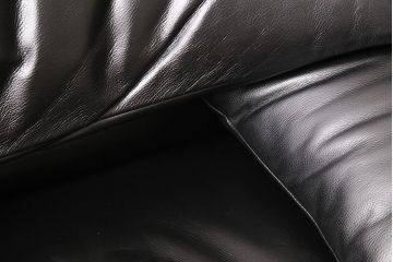 中古　美品　Cassina(カッシーナ)　MARALUNGA(マラルンガ)　F1ランク革　ブラックカラーが高級感を高める1人掛けソファ(定価約103万円)(アームチェア)(R-053370)