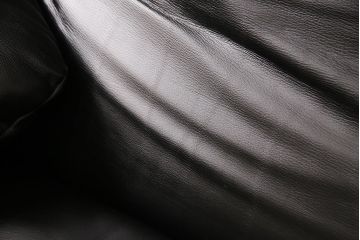 中古　美品　Cassina(カッシーナ)　MARALUNGA(マラルンガ)　F1ランク革　ブラックカラーが高級感を高める1人掛けソファ(定価約103万円)(アームチェア)(R-053370)