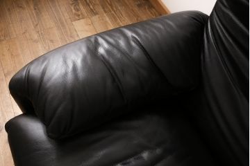 中古　美品　Cassina(カッシーナ)　MARALUNGA(マラルンガ)　F1ランク革　ブラックカラーが高級感を高める1人掛けソファ(定価約103万円)(アームチェア)(R-053370)