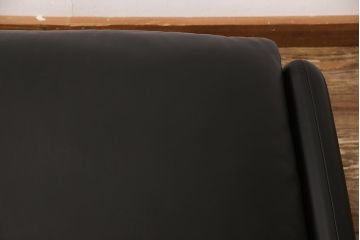 中古　超美品　Cassina(カッシーナ)　MARALUNGA(マラルンガ)　F1ランク革　ブラックカラーが高級感を高めるオットマン(フットスツール、椅子、スツール)(R-053371)