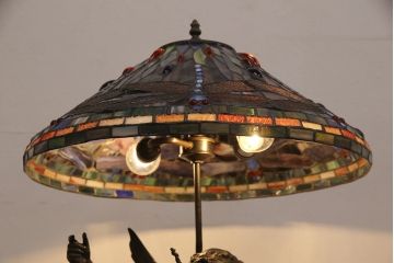 中古　アンティーク風　ステンドグラスがおしゃれ!ドラゴンフライの個性的なデザインが目を引くフロアスタンド(スタンドライト、照明)(R-053385)