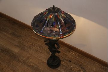 中古　アンティーク風　ステンドグラスがおしゃれ!ドラゴンフライの個性的なデザインが目を引くフロアスタンド(スタンドライト、照明)(R-053385)
