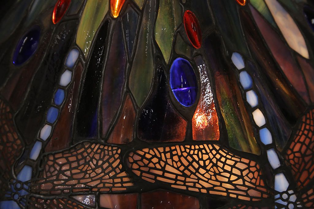 中古　アンティーク風　ステンドグラスがおしゃれ!ドラゴンフライの個性的なデザインが目を引くフロアスタンド(スタンドライト、照明)(R-053385)