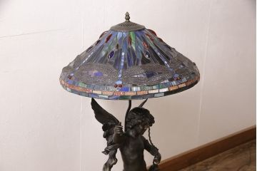 中古　アンティーク風　ステンドグラスがおしゃれ!ドラゴンフライの個性的なデザインが目を引くフロアスタンド(スタンドライト、照明)(R-053385)