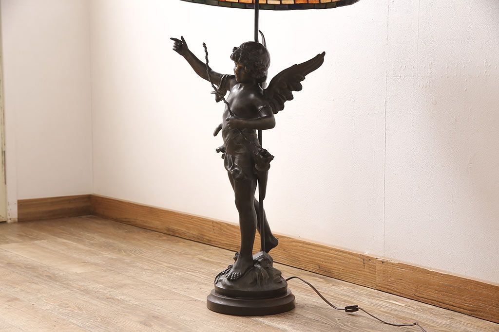 中古　アンティーク風　ステンドグラスがおしゃれ!ドラゴンフライの個性的なデザインが目を引くフロアスタンド(スタンドライト、照明)(R-053385)