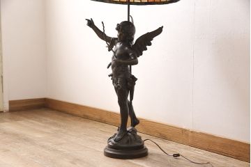 中古　アンティーク風　ステンドグラスがおしゃれ!ドラゴンフライの個性的なデザインが目を引くフロアスタンド(スタンドライト、照明)(R-053385)