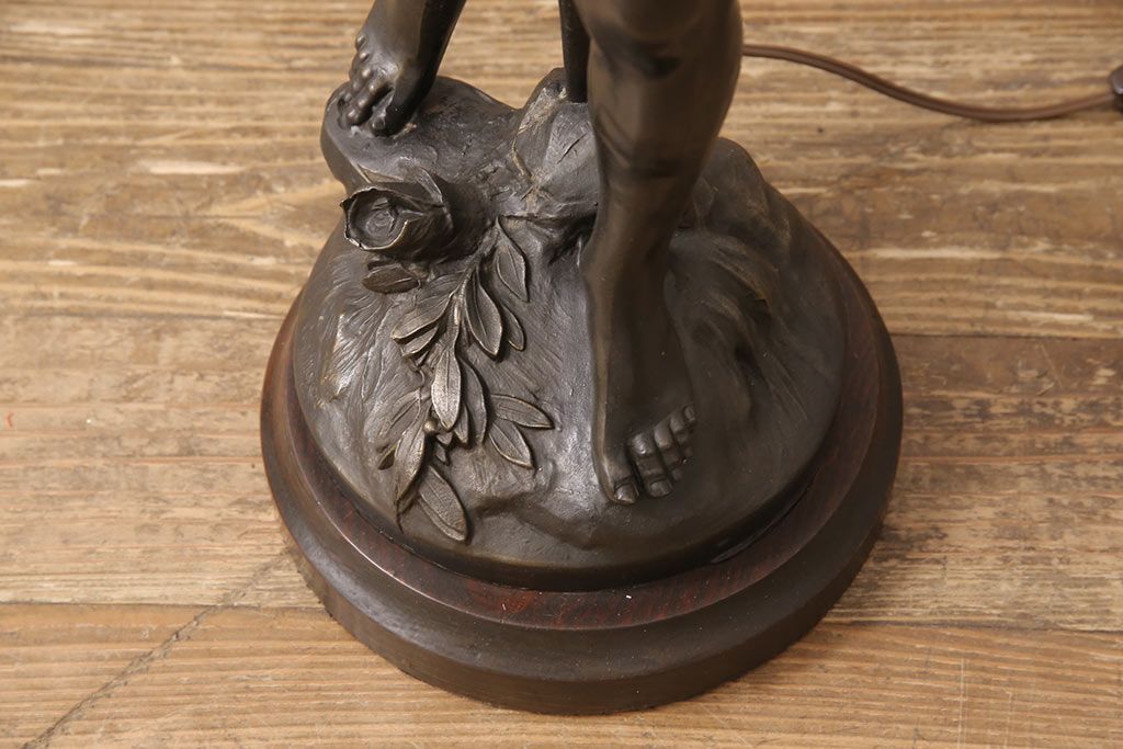 中古　アンティーク風　ステンドグラスがおしゃれ!ドラゴンフライの個性的なデザインが目を引くフロアスタンド(スタンドライト、照明)(R-053385)