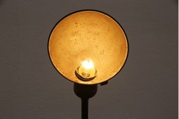 アンティーク照明　昭和初期　台座のデザインがおしゃれ!使い込まれた風合いが味わい深いデスクスタンド(スタンドライト、卓上照明)(R-053387)