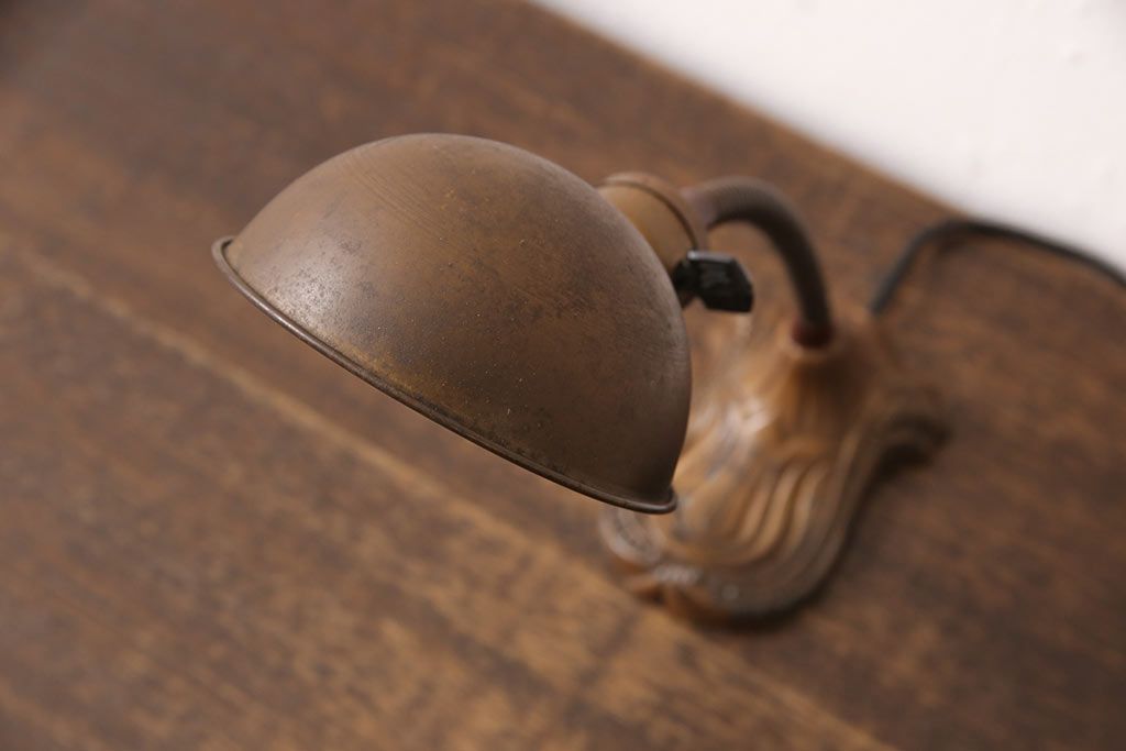 アンティーク照明　昭和初期　台座のデザインがおしゃれ!使い込まれた風合いが味わい深いデスクスタンド(スタンドライト、卓上照明)(R-053387)