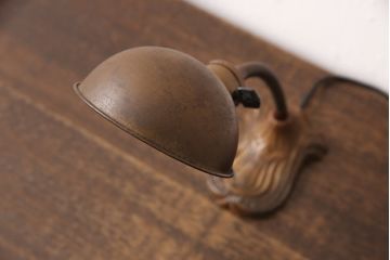 アンティーク照明　昭和初期　台座のデザインがおしゃれ!使い込まれた風合いが味わい深いデスクスタンド(スタンドライト、卓上照明)(R-053387)