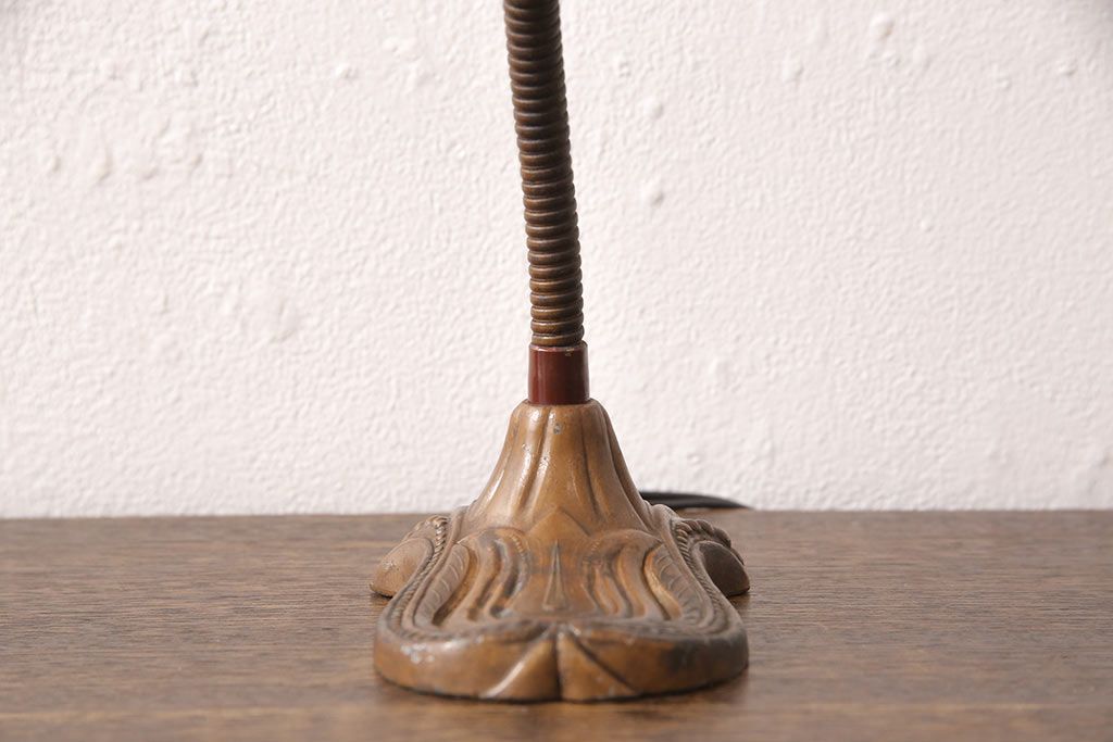 アンティーク照明　昭和初期　台座のデザインがおしゃれ!使い込まれた風合いが味わい深いデスクスタンド(スタンドライト、卓上照明)(R-053387)
