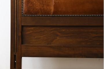 フランスアンティーク　ビーチ材　年月を重ねて味を増した本革の風合いが魅力的なベッドフレーム(シングルサイズ、レザー)(R-053392)