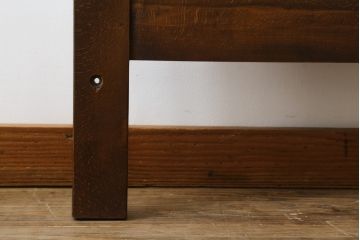 フランスアンティーク　ビーチ材　年月を重ねて味を増した本革の風合いが魅力的なベッドフレーム(シングルサイズ、レザー)(R-053392)