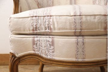 中古　美品　DREXEL HERITAGE(ドレクセルヘリテイジ)　 Upholstery(アップホルスタリー)　気品ある佇まいが高級感溢れるラウンジチェア(一人掛けソファ、1P、アームソファ)(定価約59万円)(R-053395)