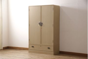 中古　美品　伝統工芸士・頓所芳男作　久光刻　細やかな意匠が光る金具が目を引く加茂桐箪笥(胴厚、桐たんす、和タンス、衣装箪笥、洋服タンス)(定価約130万円)(R-053396)