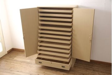 中古　美品　伝統工芸士・頓所芳男作　久光刻　細やかな意匠が光る金具が目を引く加茂桐箪笥(胴厚、桐たんす、和タンス、衣装箪笥、洋服タンス)(定価約130万円)(R-053396)