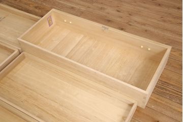 中古　美品　伝統工芸士・頓所芳男作　久光刻　細やかな意匠が光る金具が目を引く加茂桐箪笥(胴厚、桐たんす、和タンス、衣装箪笥、洋服タンス)(定価約130万円)(R-053396)
