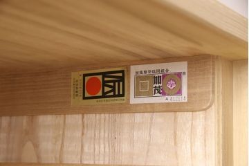 中古　美品　伝統工芸士・頓所芳男作　久光刻　細やかな意匠が光る金具が目を引く加茂桐箪笥(胴厚、桐たんす、和タンス、衣装箪笥、洋服タンス)(定価約130万円)(R-053396)