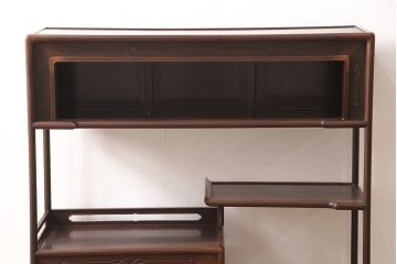 中古　伝統工芸品　大阪唐木指物　立花作　カリン(花梨)材　漆塗り　格式高い和の空間づくりにおすすめな飾り棚(茶棚、収納棚、戸棚)(R-053397)