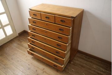 中古　屋久杉の密な杢目と細やかな金具が魅力的なチェスト(引き出し、和たんす、整理箪笥、収納タンス、衣装箪笥)(R-053398)
