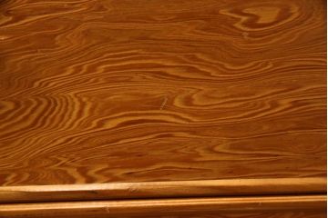 中古　屋久杉の密な杢目と細やかな金具が魅力的なチェスト(引き出し、和たんす、整理箪笥、収納タンス、衣装箪笥)(R-053398)