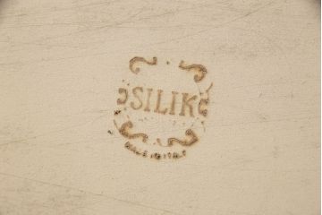 ヴィンテージ家具　イタリア　SILIK(シリック)　ロココ調　小花柄が可愛らしい雰囲気を醸し出す小振りなサイドボード(サイドチェスト、ローボード、テレビボード、ビンテージ)(定価約100万円)(R-053406)