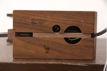 中古　造形家　丹羽望　2are3(ツーアースリー)　Duck　ウォールナット　高さを変えられて便利!おしゃれなスイッチが魅力のデスクランプ(デスクスタンド、卓上照明)(R-053415)