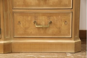 ヴィンテージ家具　DREXEL HERITAGE(ドレクセルヘリテイジ)　CORINTHIAN(コリンシャン)　ナチュラルな風合いが魅力のサイドボード(サイドチェスト、サイドキャビネット、ビンテージ)(R-053420)
