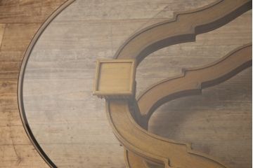 中古　美品　DREXEL HERITAGE(ドレクセルヘリテイジ)　FRANCESCA(フランチェスカ)シリーズ　エレガントな雰囲気を醸し出すシルエットが美しいカクテルテーブル(センターテーブル、ローテーブル、リビングテーブル、ガラステーブル)(定価約48万円)(R-053421)