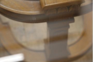 中古　美品　DREXEL HERITAGE(ドレクセルヘリテイジ)　FRANCESCA(フランチェスカ)シリーズ　エレガントな雰囲気を醸し出すシルエットが美しいカクテルテーブル(センターテーブル、ローテーブル、リビングテーブル、ガラステーブル)(定価約48万円)(R-053421)