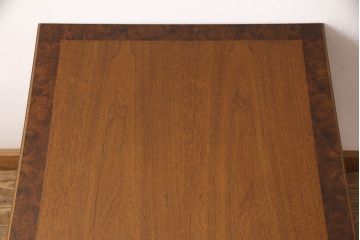 中古　美品　DREXEL HERITAGE(ドレクセルヘリテイジ)　FRANCESCA(フランチェスカ)シリーズ　気品ある佇まいが高級感を醸し出すサイドテーブル(電話台、ナイトテーブル、エンドテーブル、コンソールテーブル)(定価約30万円)(R-053422)