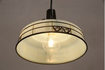 和製アンティーク　ベークライト製　スズランの装飾がアクセントになる天井照明(吊り下げ照明、ペンダントライト)(R-053426)