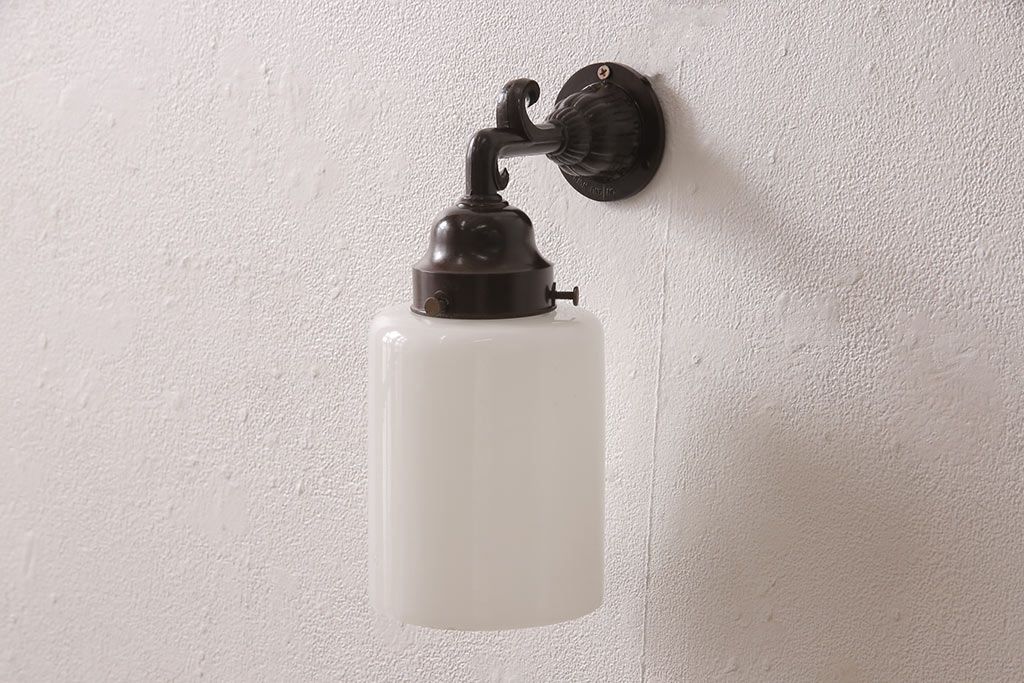 アンティーク照明　和製アンティーク　趣のある空間づくりに活躍するベークライト製ブラケットの壁掛け照明(ウォールライト、壁付け照明)(R-053429)