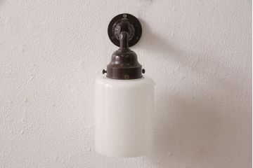 アンティーク照明　和製アンティーク　趣のある空間づくりに活躍するベークライト製ブラケットの壁掛け照明(ウォールライト、壁付け照明)(R-053429)