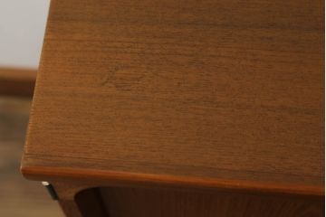 和製ビンテージ　チーク材　日田工芸　扉のデザインがお洒落なサイドボード(キャビネット、収納棚、戸棚、ヴィンテージ)(R-053440)