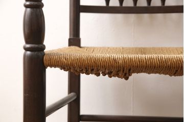 中古　松本民芸家具　♯21型　ラッシ座面がお洒落なスピンドルアームチェア(椅子、イス、ダイニングチェア)(定価約22万円)(R-053444)