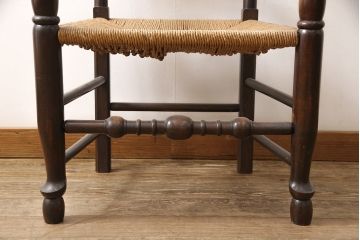 中古　松本民芸家具　♯21型　ラッシ座面がお洒落なスピンドルアームチェア(椅子、イス、ダイニングチェア)(定価約22万円)(R-053444)