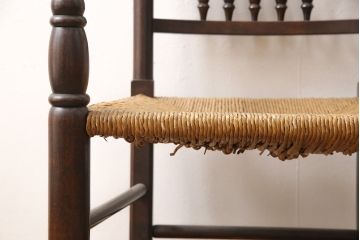 中古　松本民芸家具　♯21型　ラッシ座面がお洒落なスピンドルアームチェア(椅子、イス、ダイニングチェア)(定価約22万円)(R-053445)