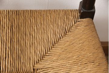 中古　松本民芸家具　♯21型　ラッシ座面がお洒落なスピンドルアームチェア(椅子、イス、ダイニングチェア)(定価約22万円)(R-053445)