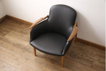 中古　超美品　キタニ(KITANI)　ウォールナット　フィン・ユールデザイン  FJ-01　美しさを感じさせる本革イージーチェア(レザー、アームチェア、椅子)(R-053448)