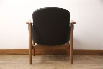 中古　超美品　キタニ(KITANI)　ウォールナット　フィン・ユールデザイン  FJ-01　美しさを感じさせる本革イージーチェア(レザー、アームチェア、椅子)(R-053448)