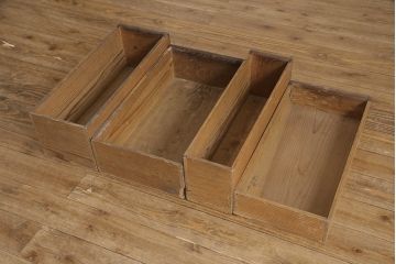 和製アンティーク　ヒノキ材・スギ材・引き出し前板ケヤキ材　趣ある佇まいとサイズ感が魅力的な階段タンス(和たんす、時代箪笥、収納箪笥、引き出し)(R-053453)