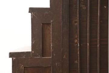 和製アンティーク　ヒノキ材・スギ材・引き出し前板ケヤキ材　趣ある佇まいとサイズ感が魅力的な階段タンス(和たんす、時代箪笥、収納箪笥、引き出し)(R-053453)