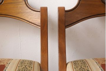 中古　美品　DREXEL HERITAGE(ドレクセルヘリテイジ)　光沢のあるファブリックが高級感を醸し出すキャスター付きダイニングチェア2脚セット(イス、椅子)(定価2脚で約40万円)(R-053458)
