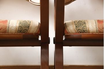 中古　美品　DREXEL HERITAGE(ドレクセルヘリテイジ)　ESPERANTO(エスペラント)　光沢のあるファブリックが高級感を醸し出すアーム付きダイニングチェア2脚セット(イス、椅子)(定価2脚で約48万円)(R-053459)