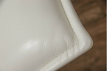 中古　美品　Cassina(カッシーナ)　VERANDA(ヴェランダ) ホワイトレザーの1Pソファ(一人掛け)(定価約80万円)(R-053461)